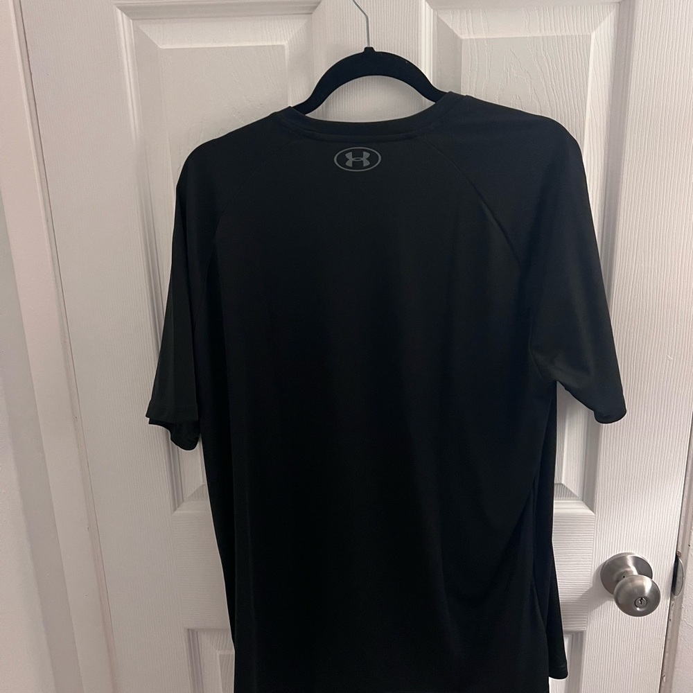 Under Armour Black Short-Sleeve Performance Tee - Picture 5 of 6